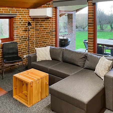 4 Bedroom Lovely In Vinderup