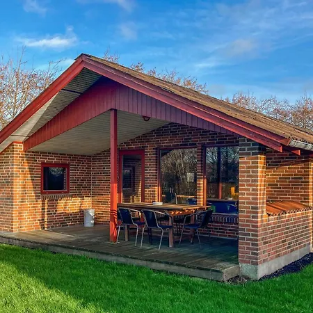 4 Bedroom Lovely In Nyaraló *